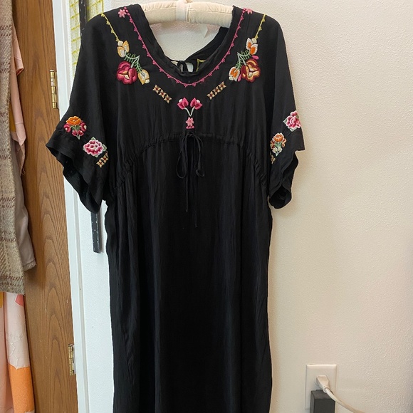 Johnny Was Embroidered Rayon Pullover Dress Small - Picture 1 of 7